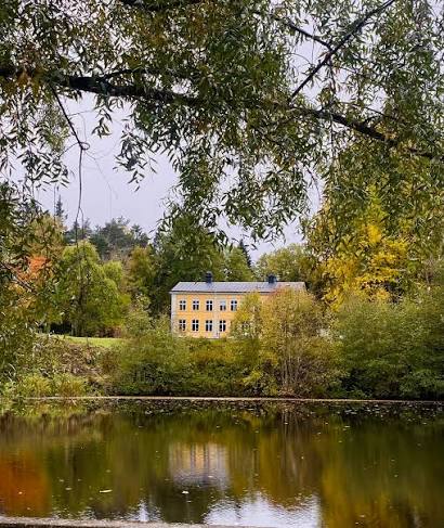 Stora Vall herrgård i Regementsparken vid Gavleån